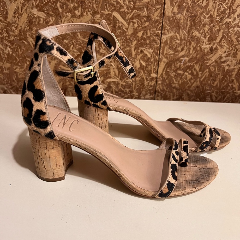 I.N.C International Concepts leopard cork heals size 6 1/2